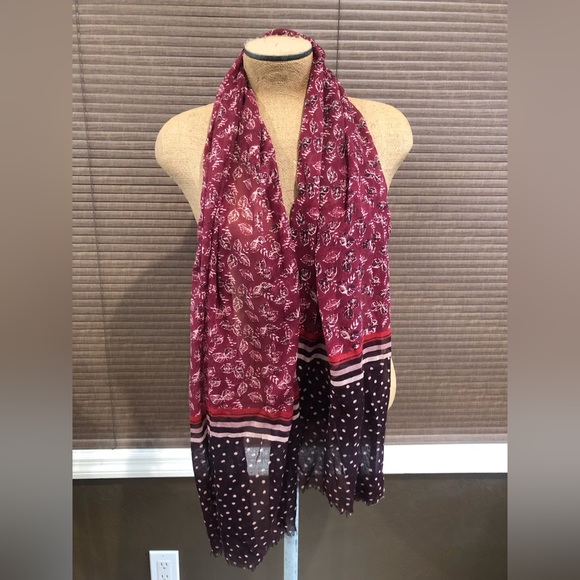 LOFT burgundy patterned scarf - Picture 1 of 3